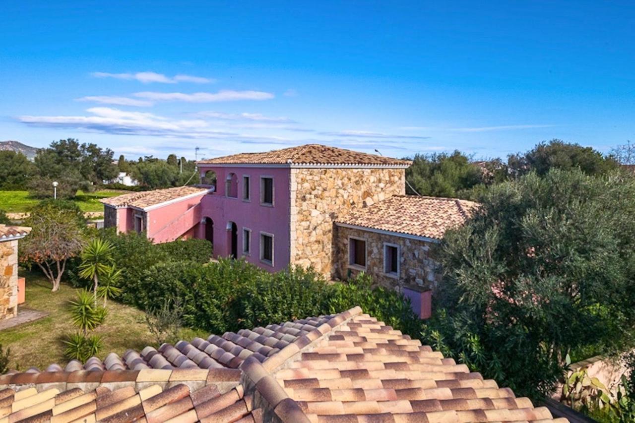 Iss Travel, La Ginestra - 2-Bedroom Apartment With Terrace And View Over Tavolara Island San Teodoro  Bagian luar foto